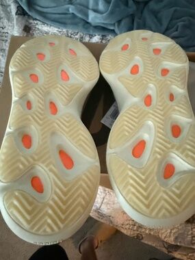 Brand New Yeezy Mens size 11 never worn